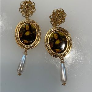 Mona Lisa baroque art earring